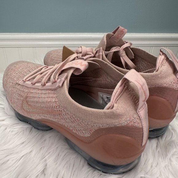 Nike Size 12 Air VaporMax 03/09/2022 NIKE AIR Pink Oxford/Metallic Silver FLYKNI - Picture 3 of 11
